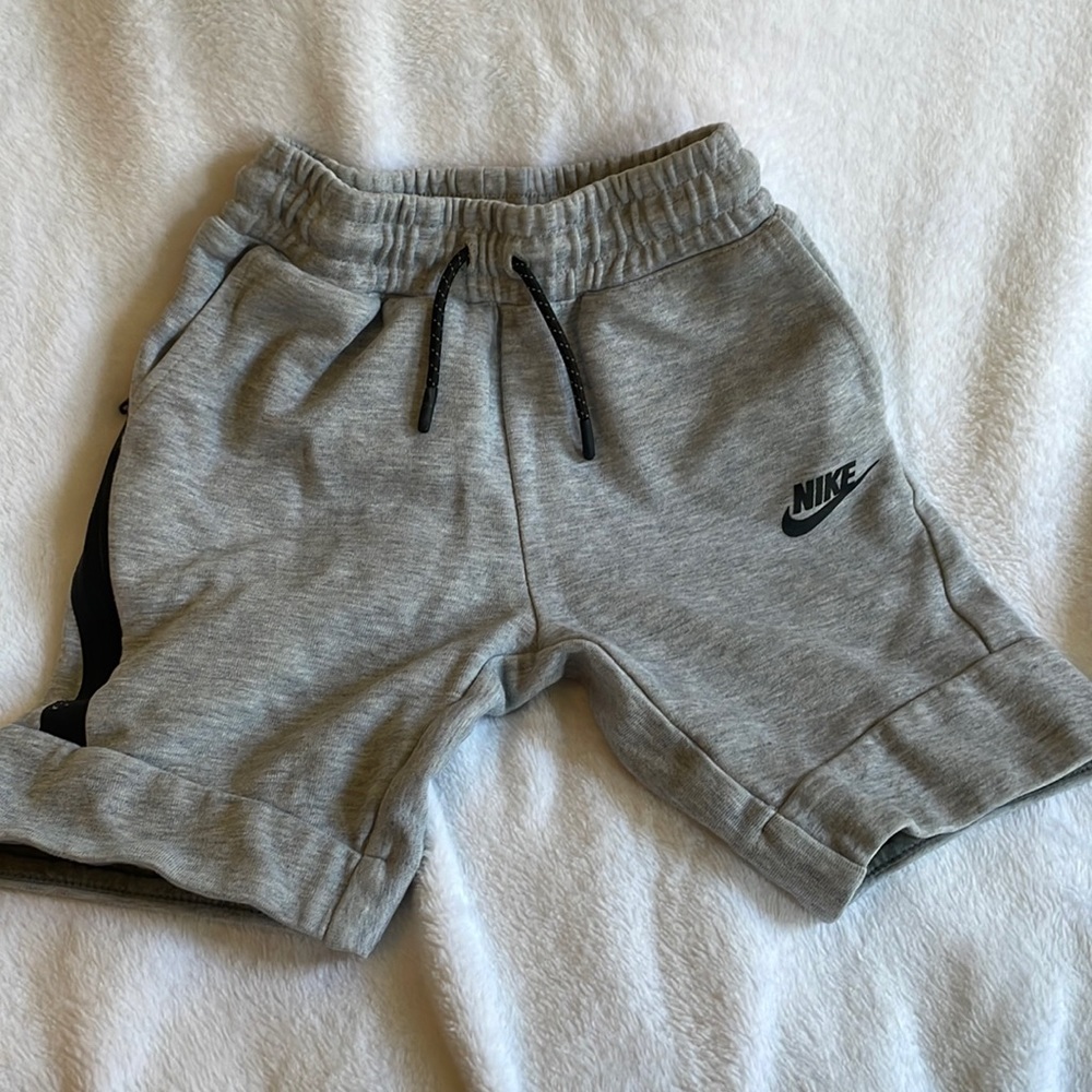 Kids Nike fleece shorts